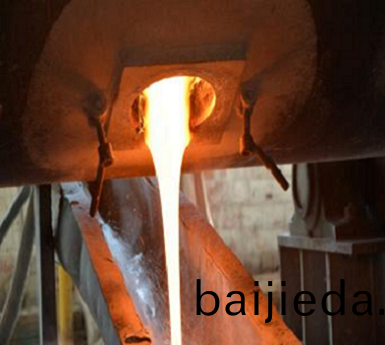 歐洲引進(jin)瓷釉技(ji)術